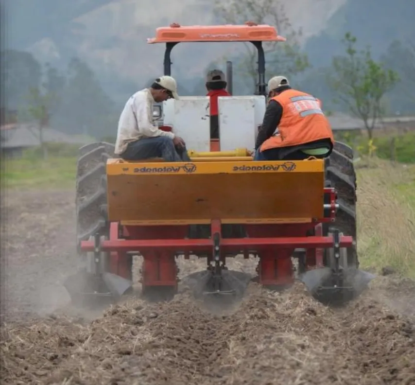 tractor stone crushe-application